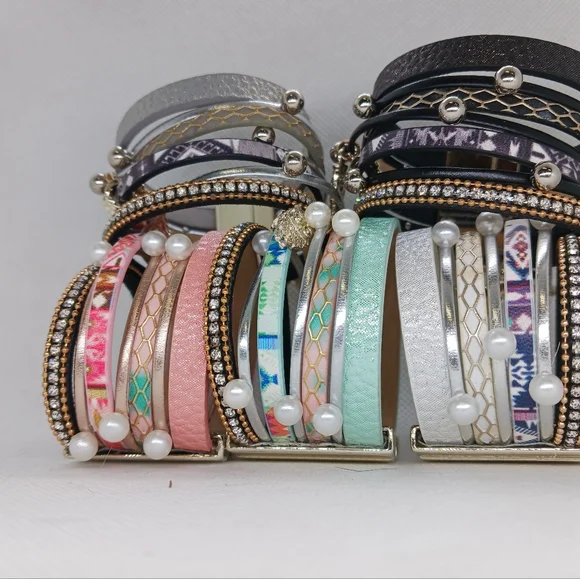 Magnetic cuff bracelet - Picture 3 of 3